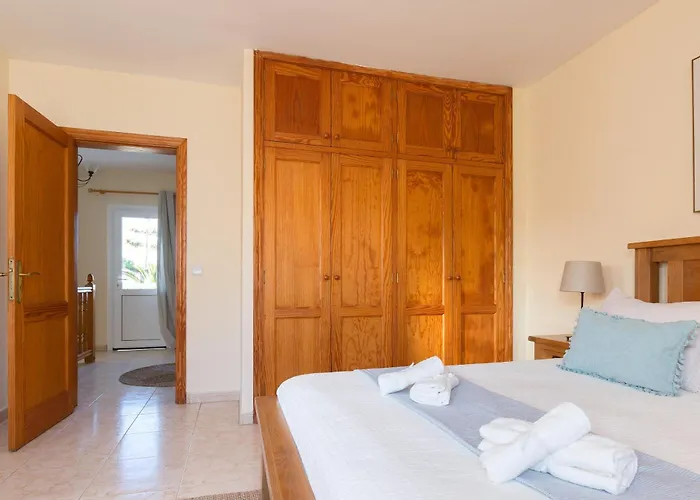 Vela Latina, A To Enjoy! וילה *