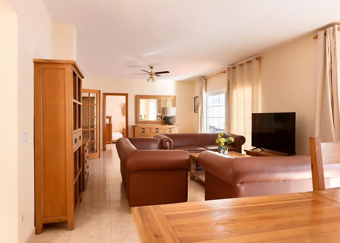 Vela Latina, A To Enjoy! וילה *