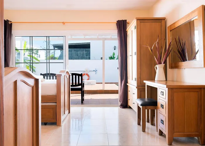 Vela Latina, A To Enjoy! קוסטה טגוויסה