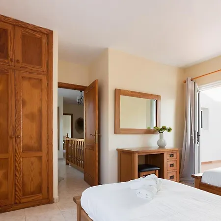 Vela Latina, A To Enjoy! Costa Teguise